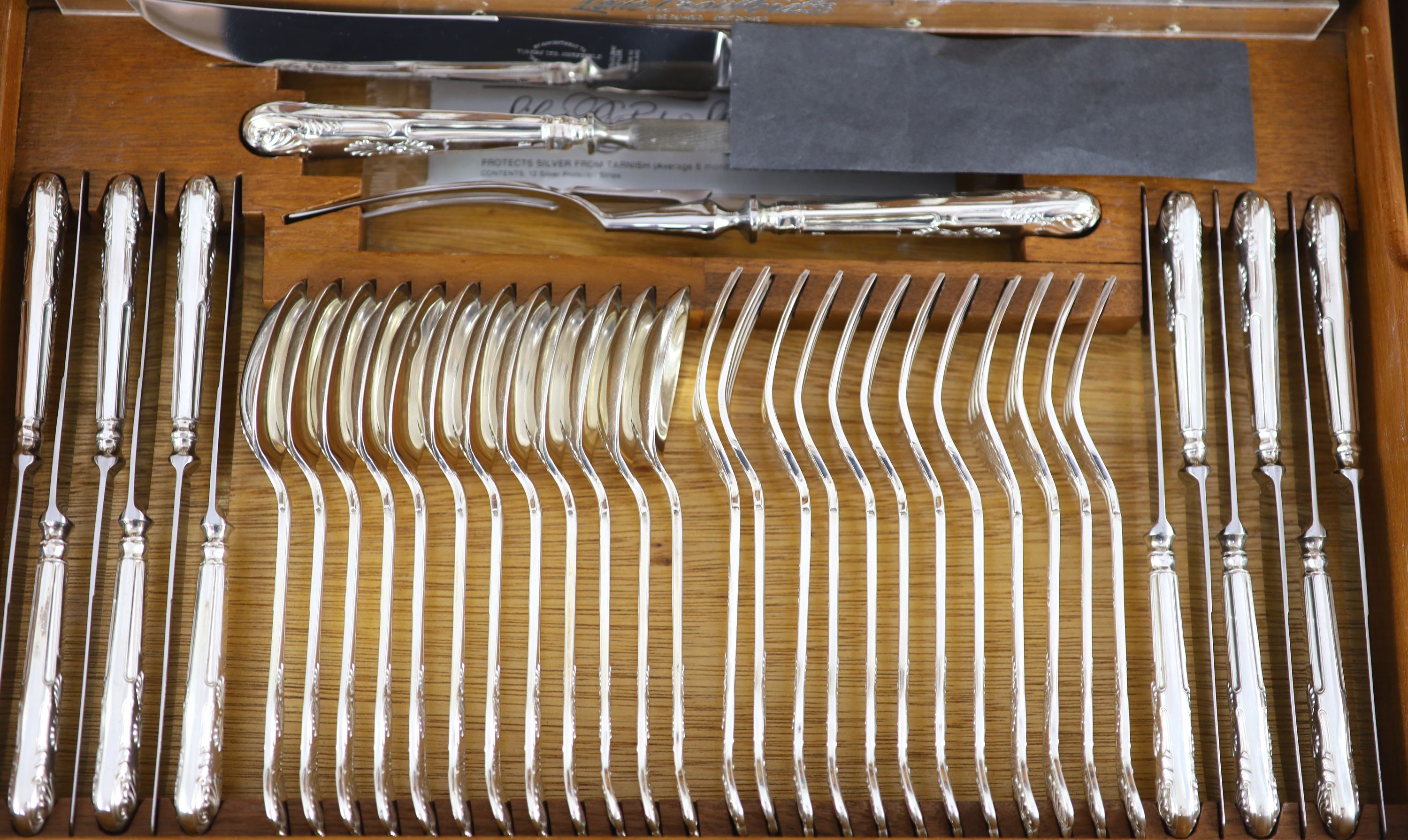 A canteen of  silver Kings pattern flatware and cutlery, for twelve, by Viners Ltd, Sheffield, 1959/60,